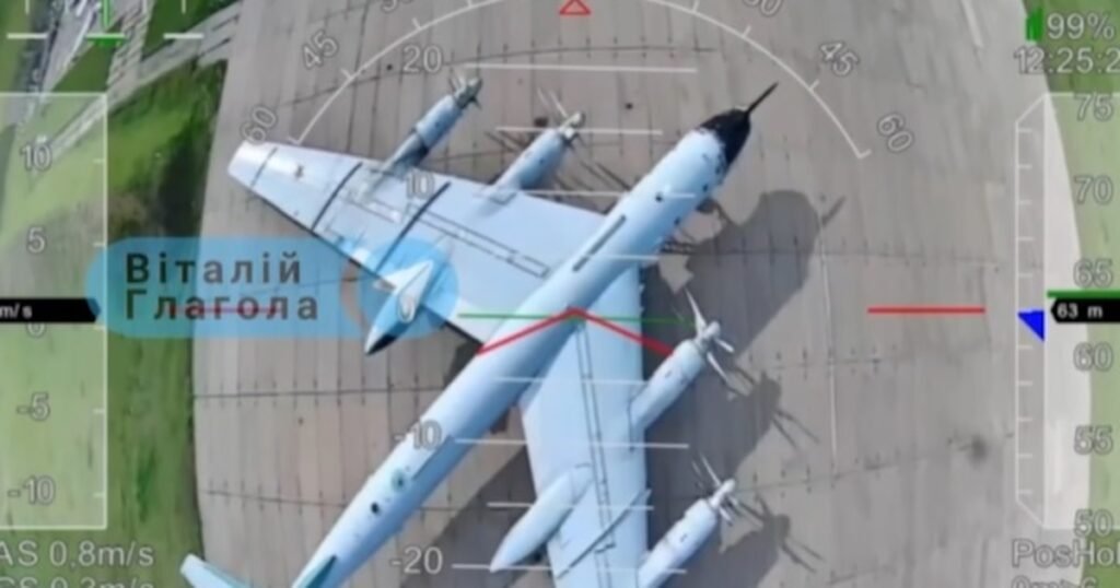 Operación telaraña: los videos de cómo los drones que ocultó Ucrania en Rusia atacaron a los aviones de Putin Operación telaraña: los videos de cómo los drones que ocultó Ucrania en Rusia atacaron a los aviones de Putin